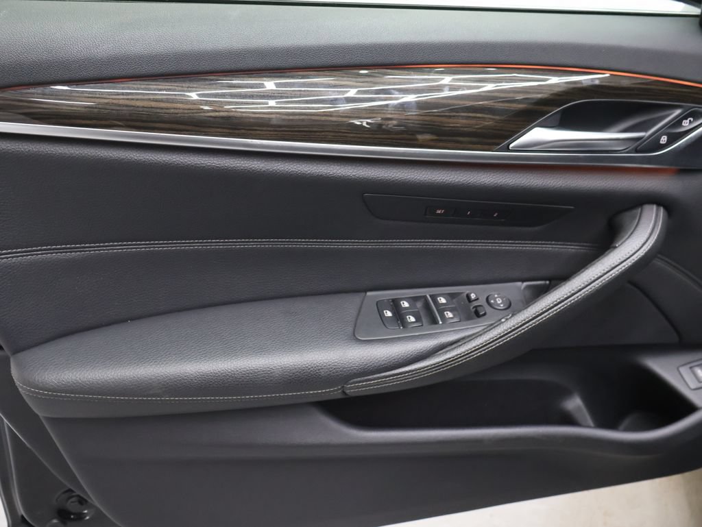 Used 2018 BMW 540i RWD image 14