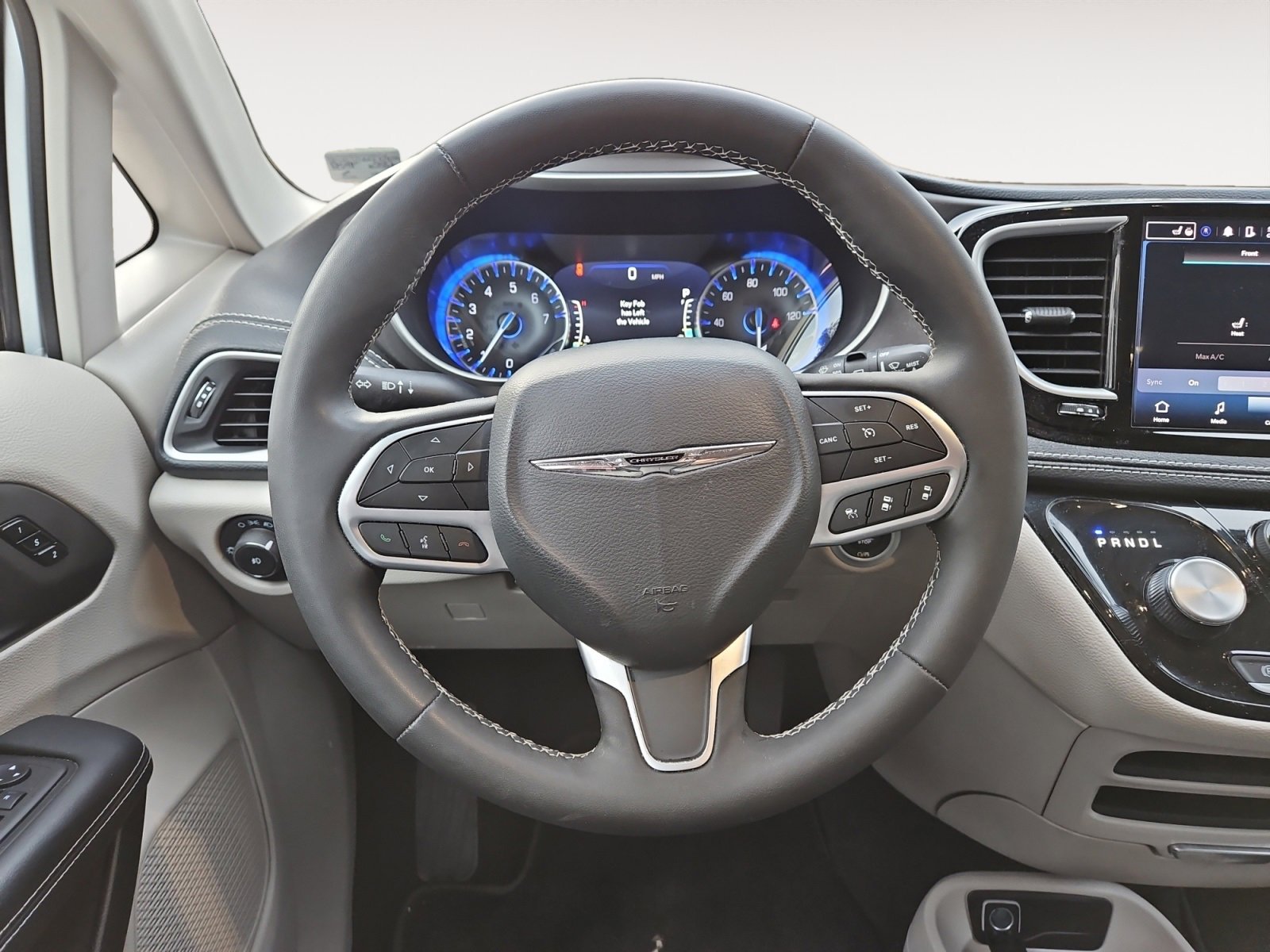 Used 2024 Chrysler Pacifica Touring-L image 12