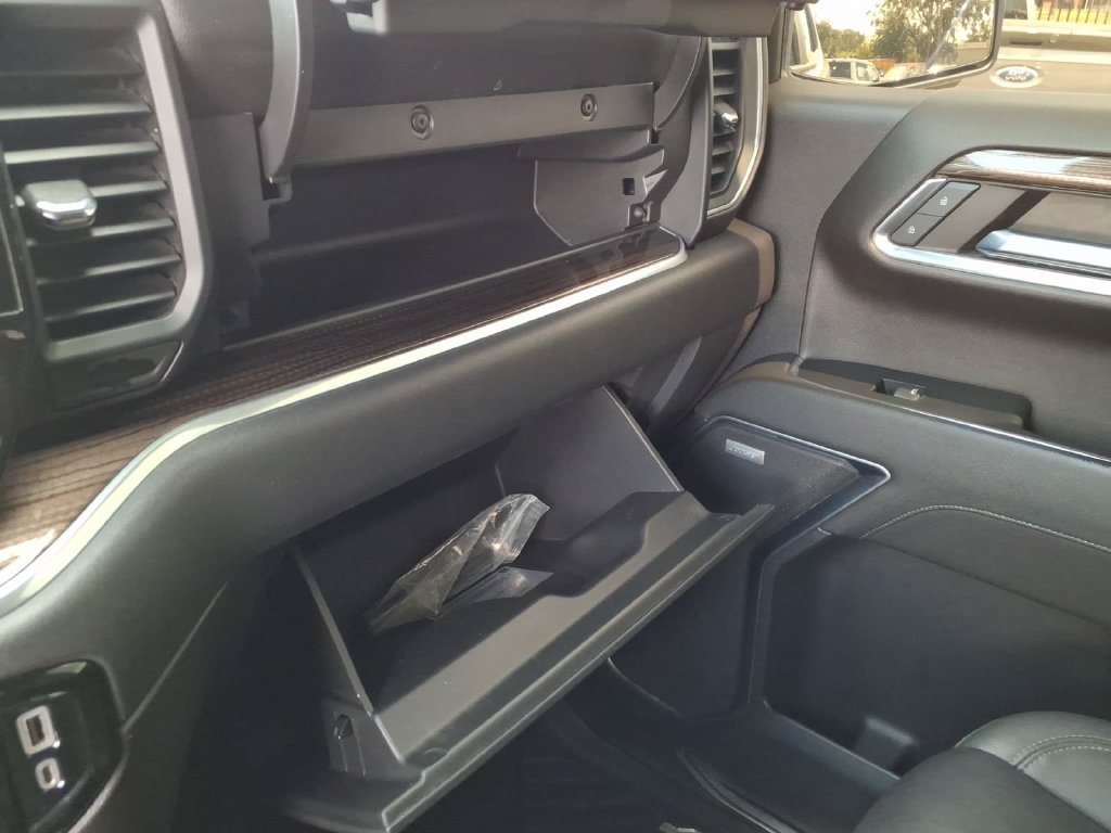Used 2022 Chevrolet Silverado 1500 LT Trail Boss w/ LT Trail Boss Premium Package AWD/4WD image 32