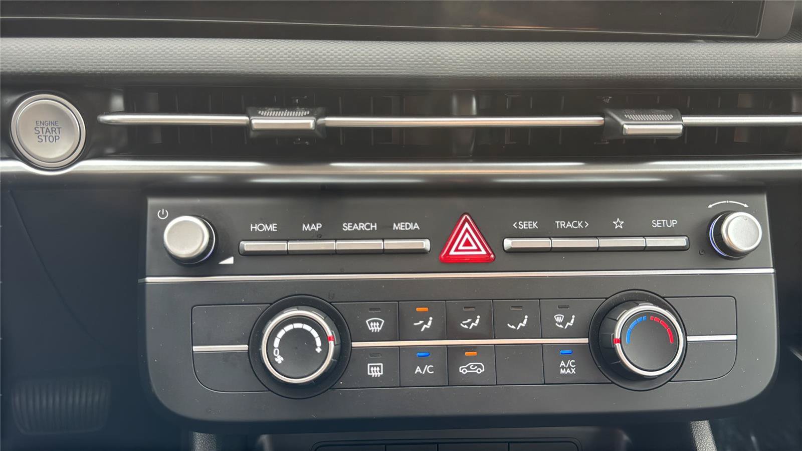 Used 2025 Hyundai Tucson SE FWD image 17