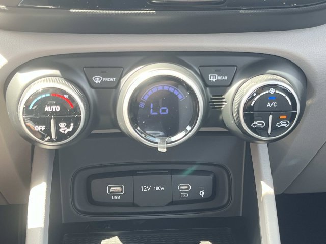 New 2026 Hyundai Venue SEL FWD image 27