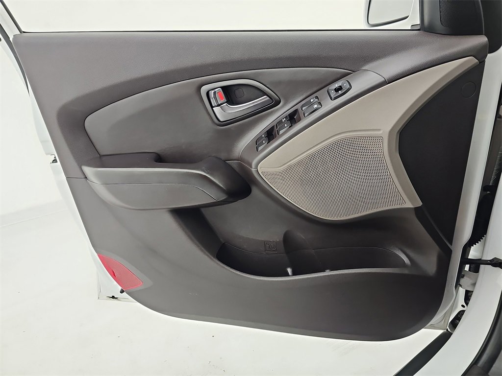 Used 2014 Hyundai Tucson Limited image 37