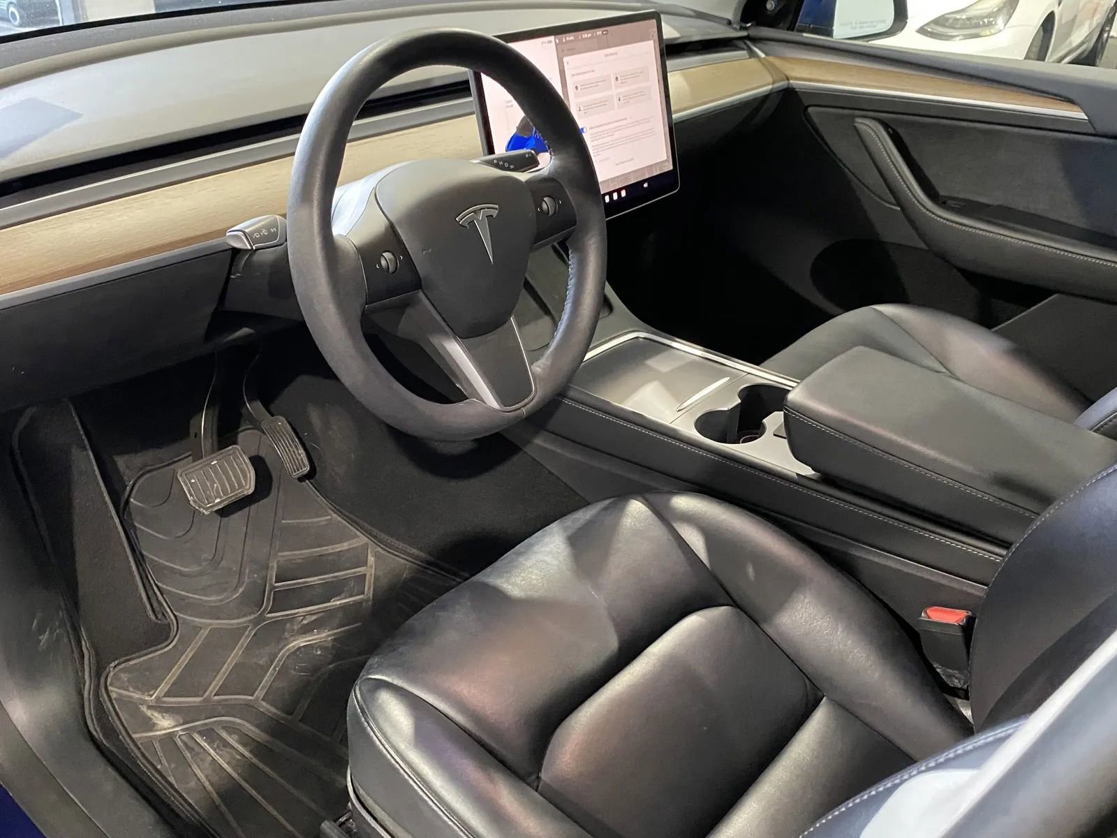 Used 2023 Tesla Model Y Long Range image 10