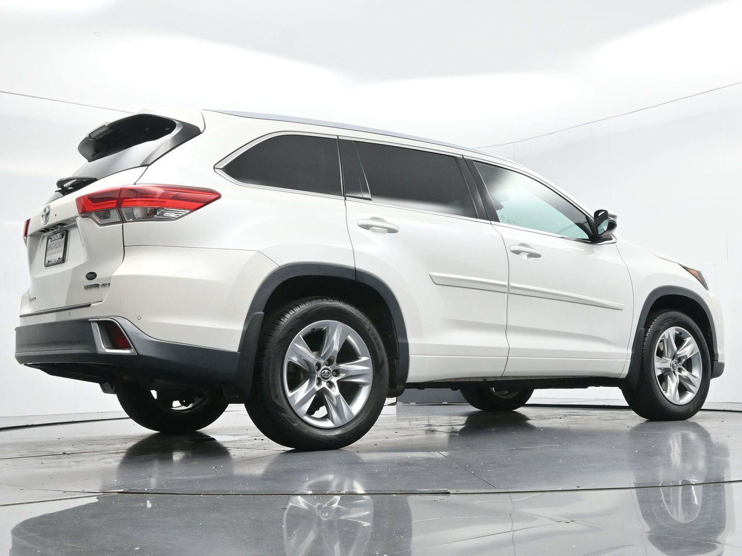 Used 2017 Toyota Highlander Limited w/ Protection Package #3 AWD/4WD image 59
