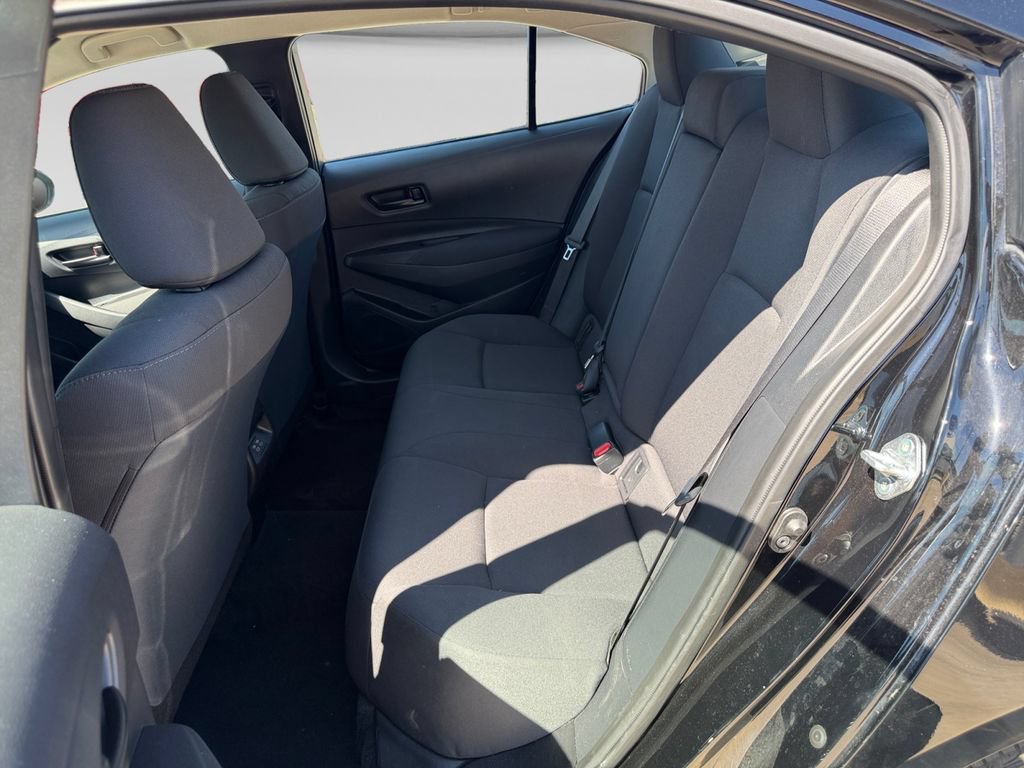 Used 2025 Toyota Corolla LE FWD image 12