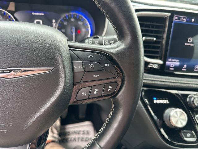 Used 2021 Chrysler Pacifica Touring-L w/ S Appearance Package FWD image 24