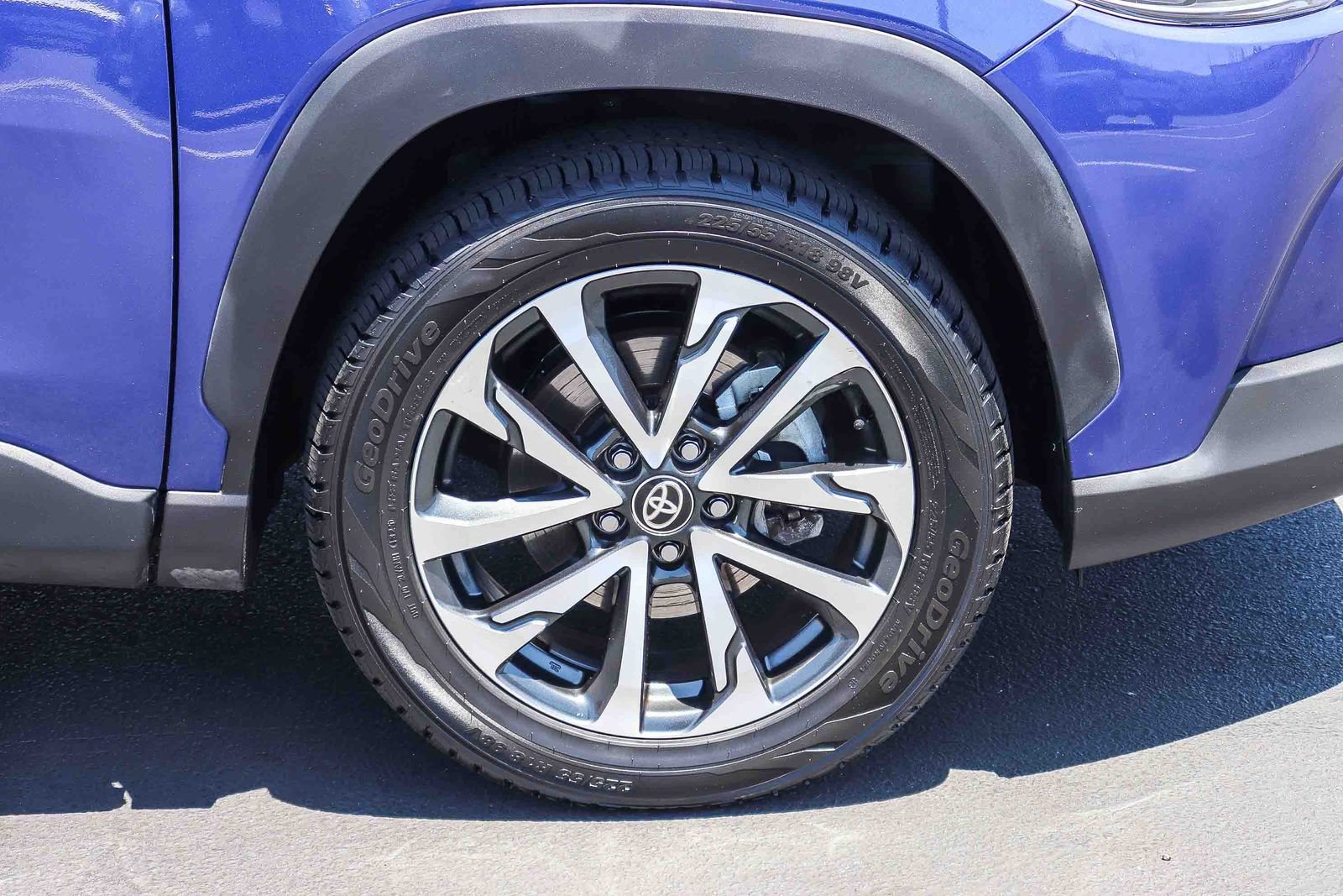 Certified 2024 Toyota Corolla Cross XLE FWD image 11