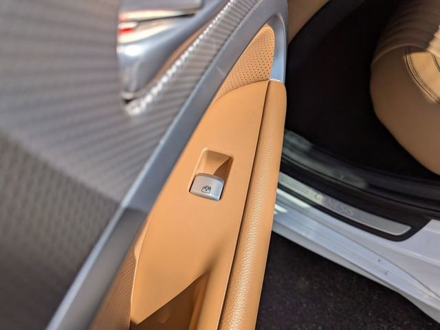Used 2022 Genesis G70 3.3T image 26