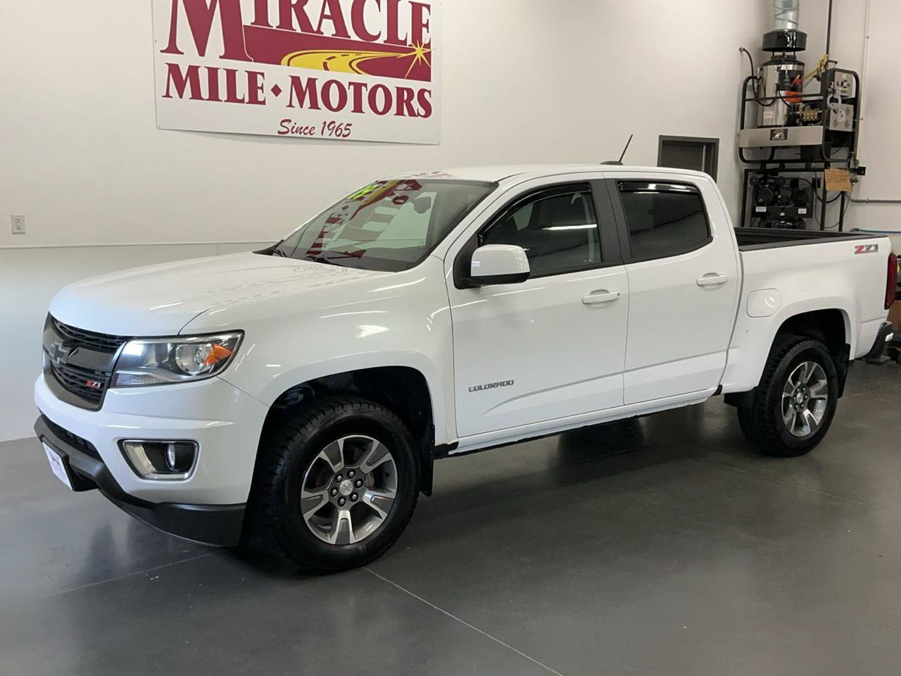 Used 2019 Chevrolet Colorado Z71 AWD/4WD image 3
