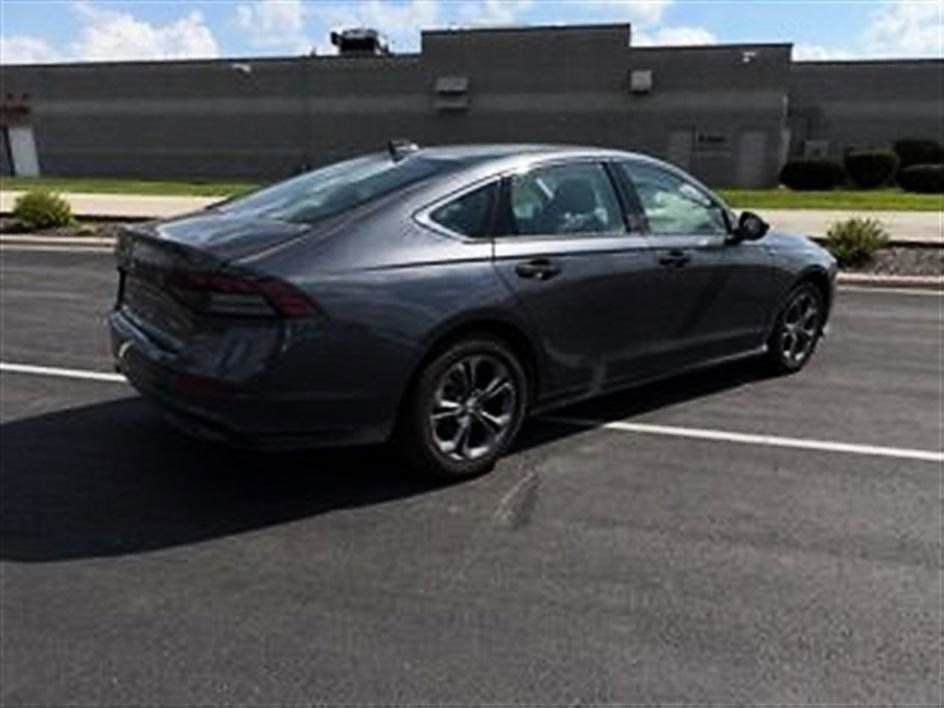 Used 2025 Honda Accord EX-L image 3