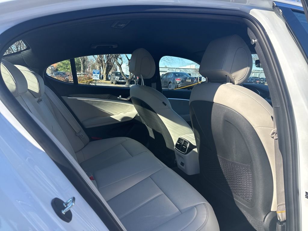 New 2025 Genesis G70 2.5T image 32