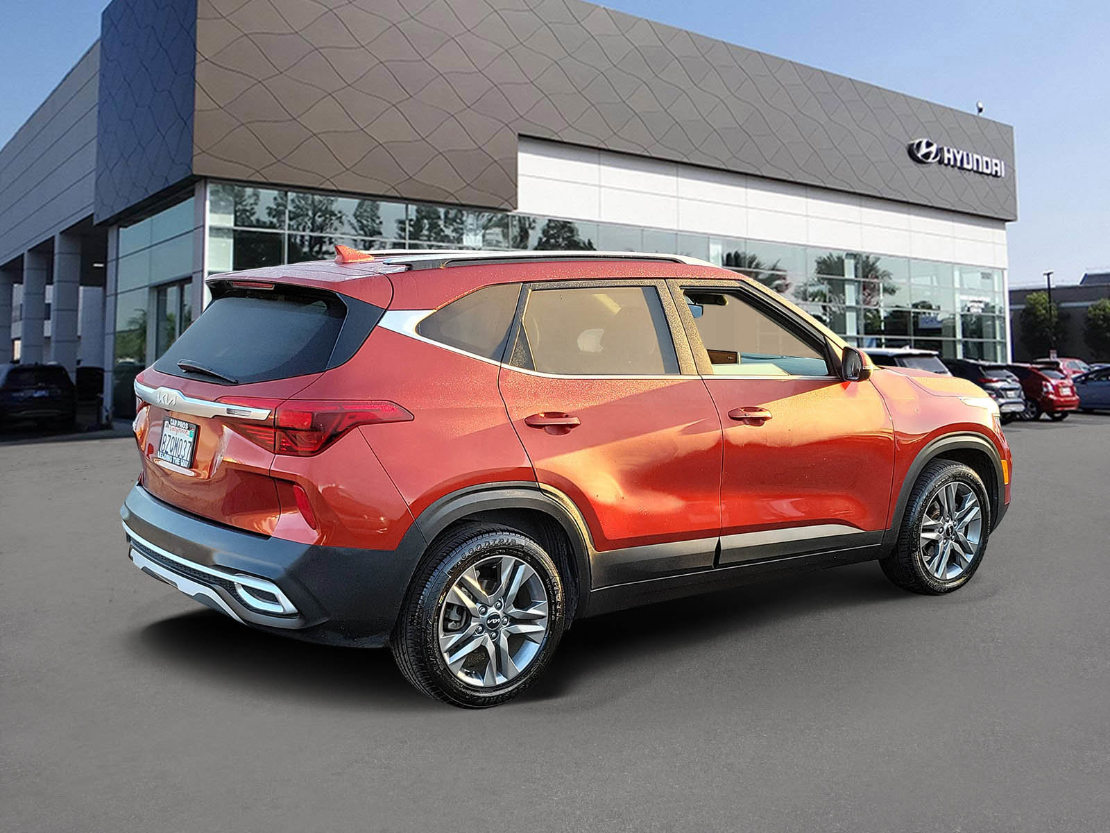 Used 2022 Kia Seltos S FWD image 2