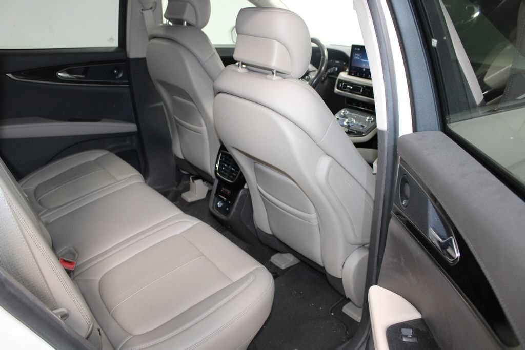 Used 2023 Lincoln Nautilus Reserve w/ Equipment Group 201A FWD image 22