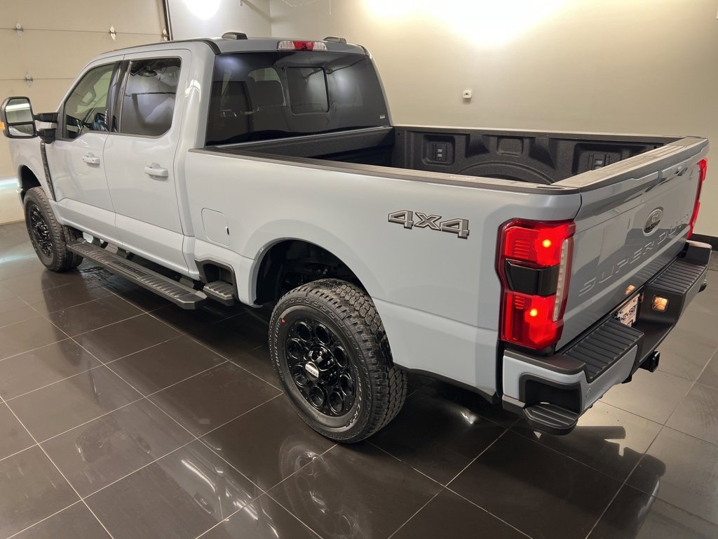 New 2026 Ford F350 Lariat w/ Black Appearance Package image 4
