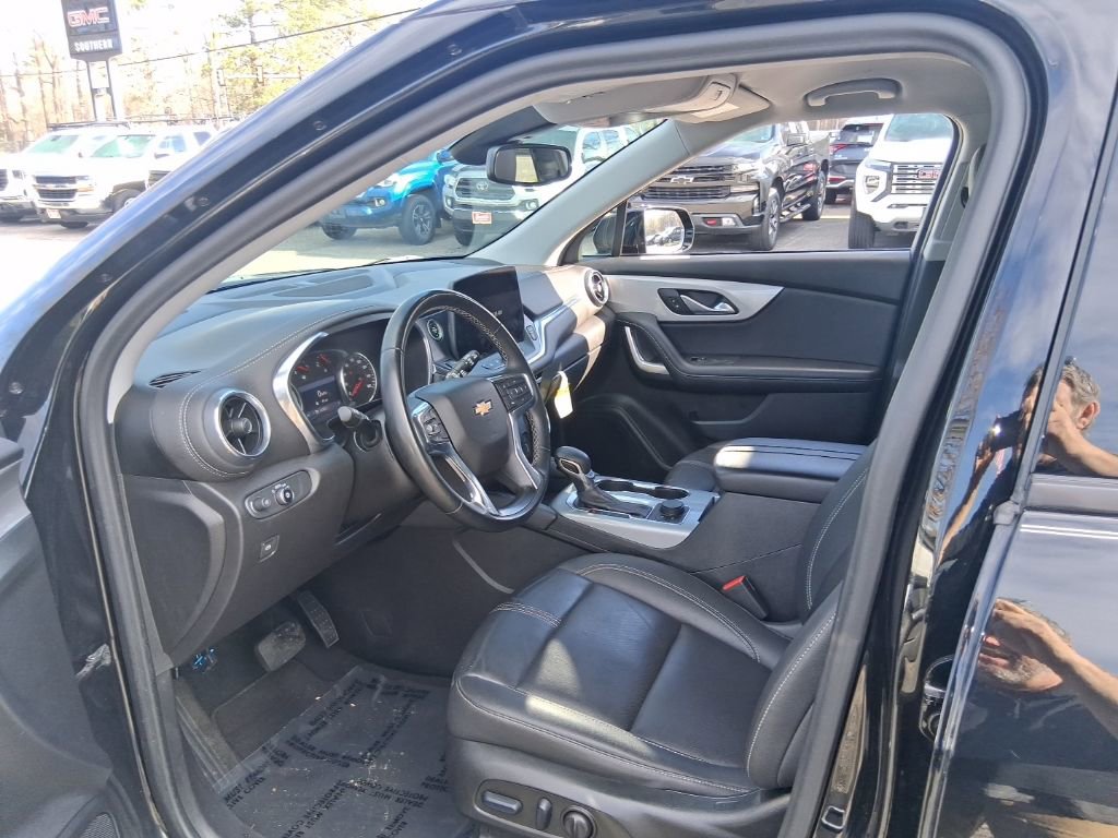 Used 2023 Chevrolet Blazer LT w/ LPO, Black Grille Bar Package image 7