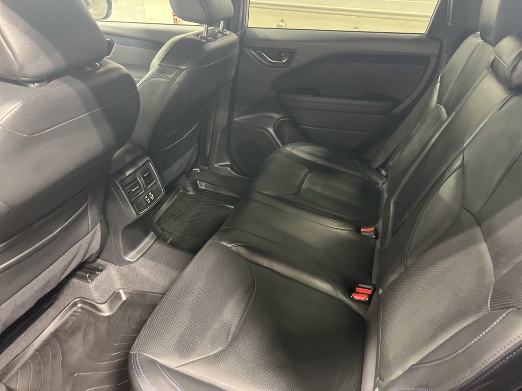 Used 2025 Subaru Forester Limited image 5
