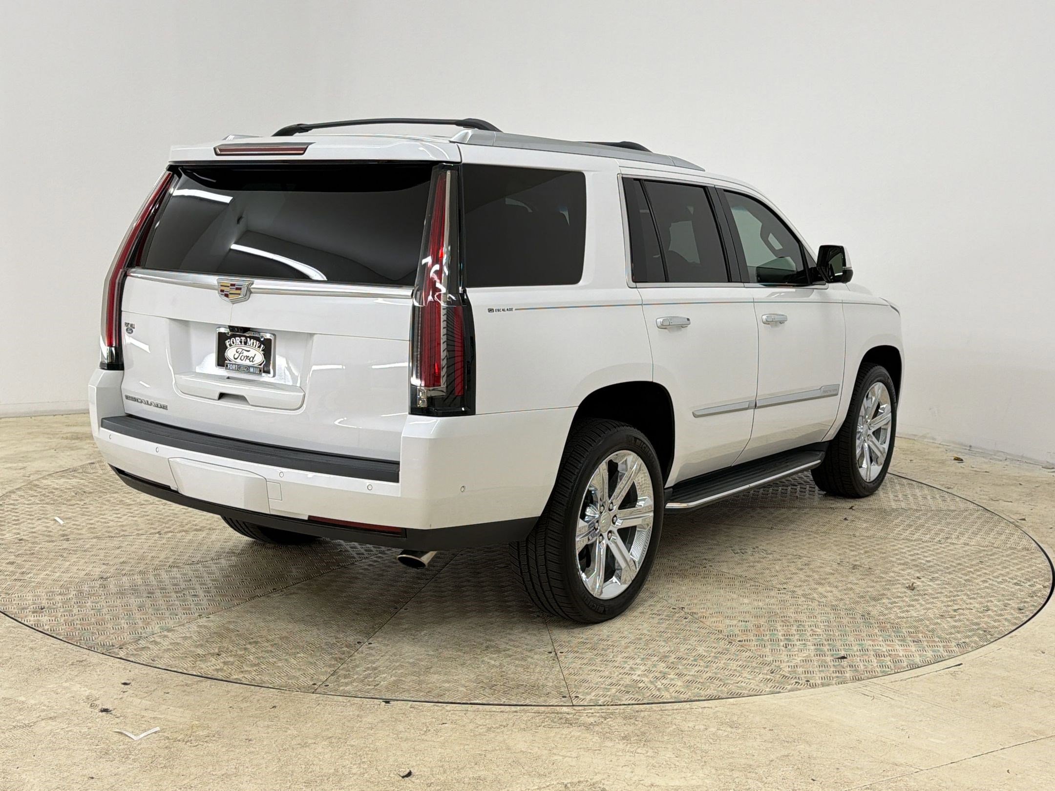 Used 2020 Cadillac Escalade Luxury image 9