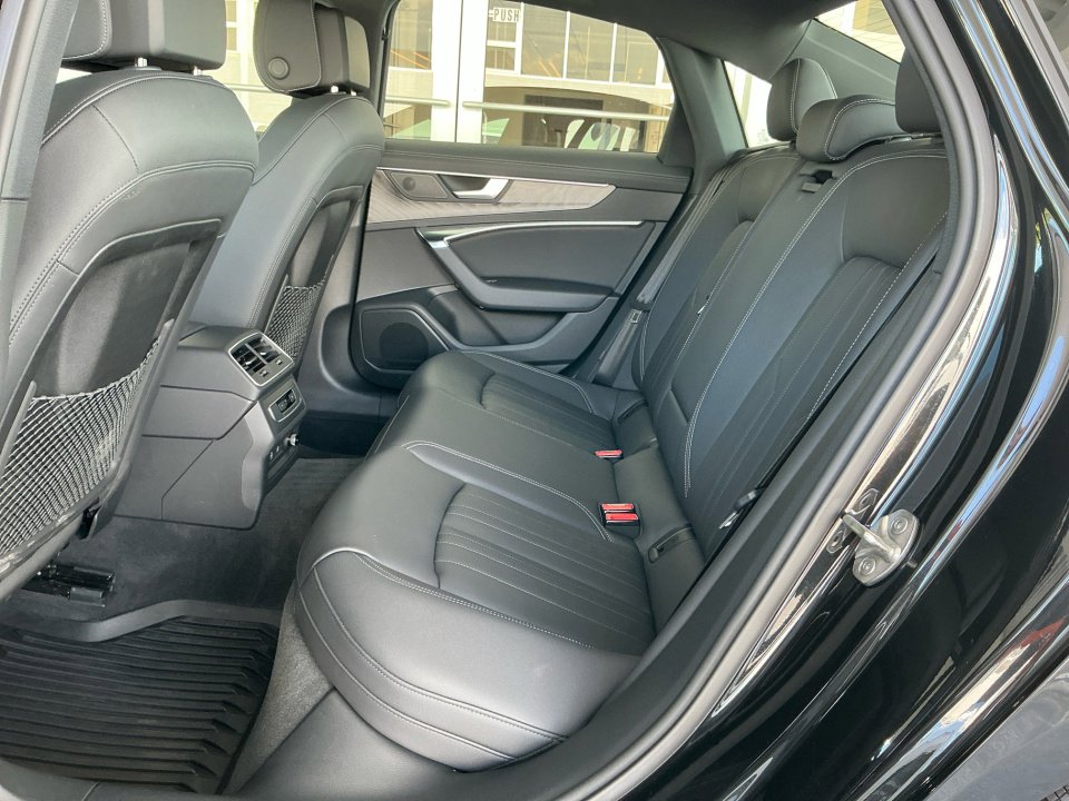 Certified 2025 Audi A6 2.0T Premium image 33
