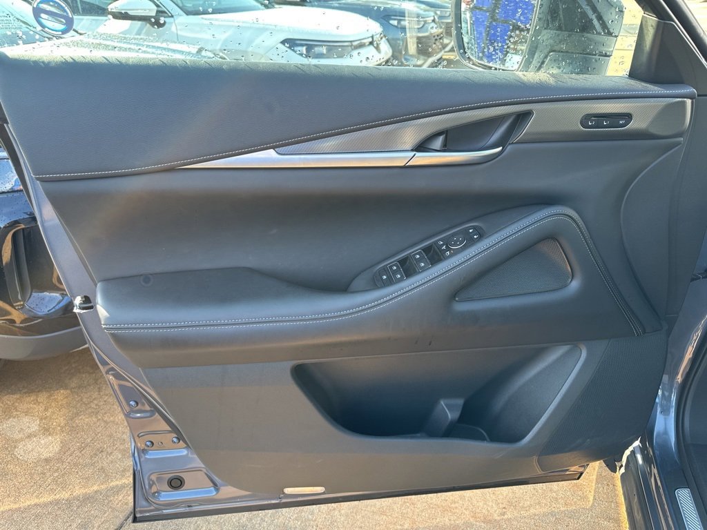 Used 2023 INFINITI QX60 Luxe image 22