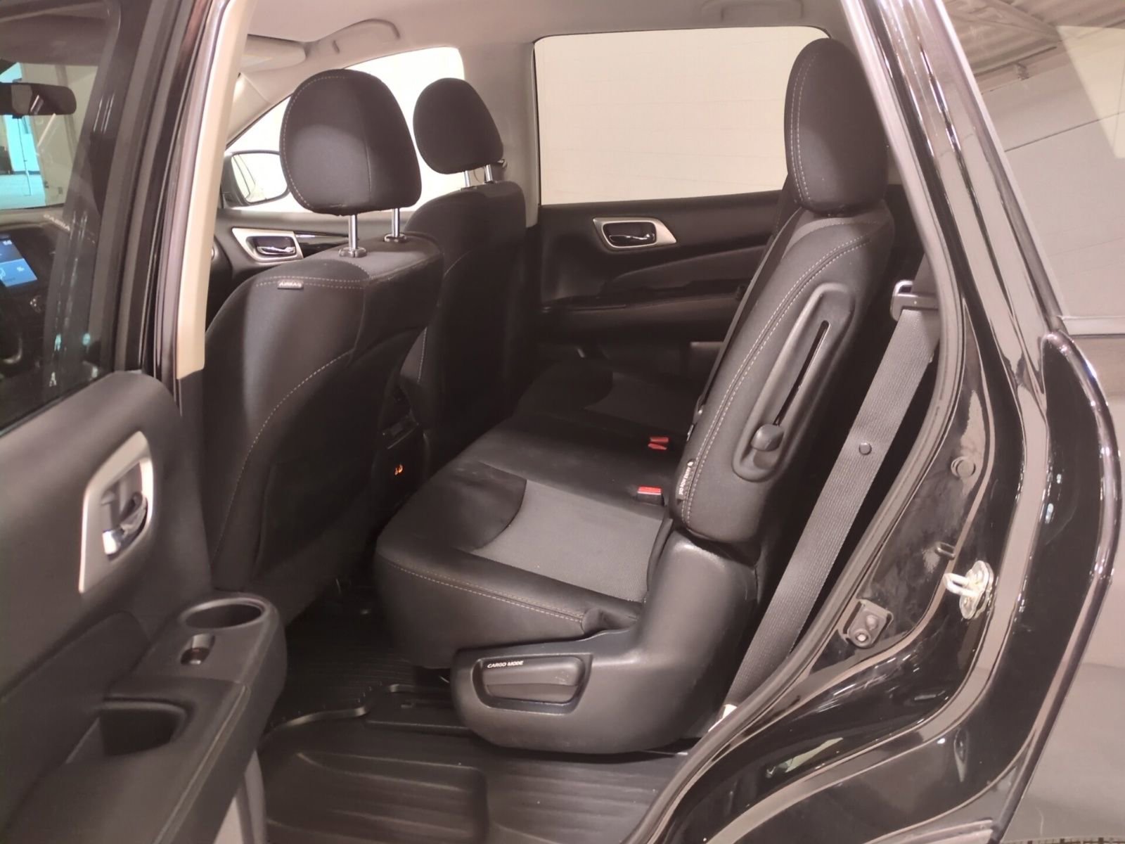 Used 2020 Nissan Pathfinder S FWD image 14