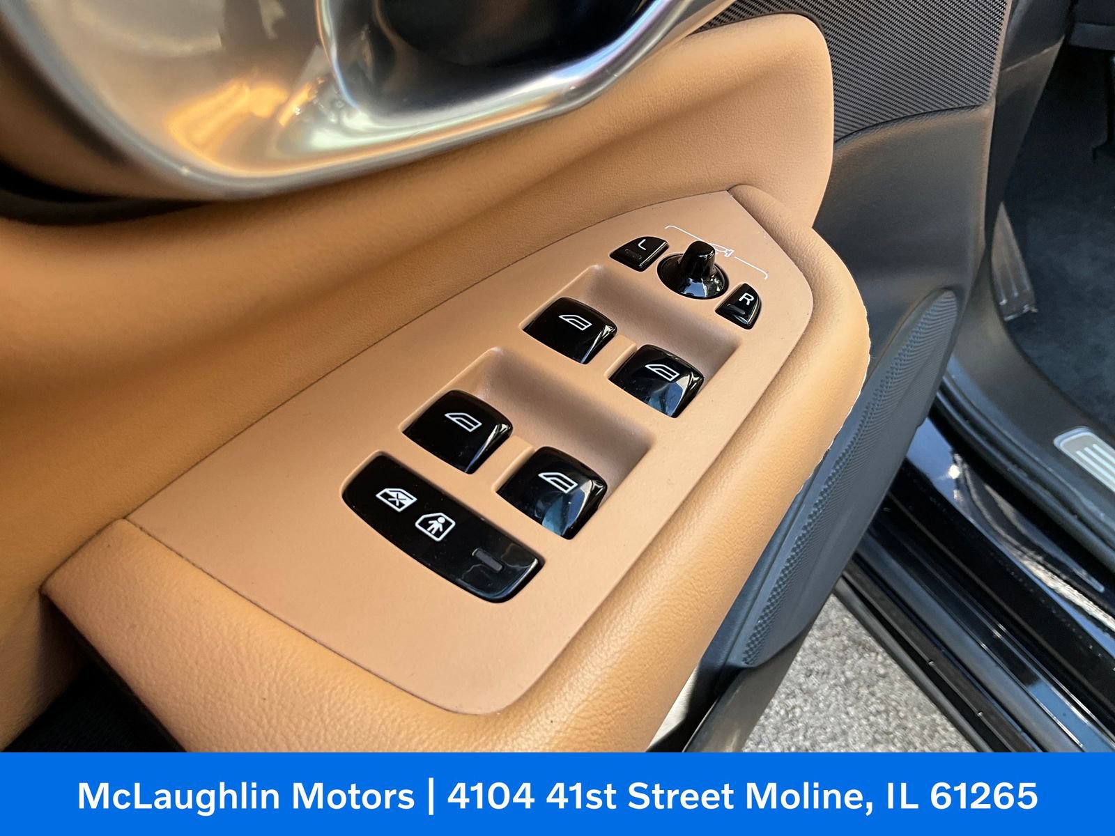 Certified 2023 Volvo XC90 B6 Ultimate w/ Protection Package Premier image 25