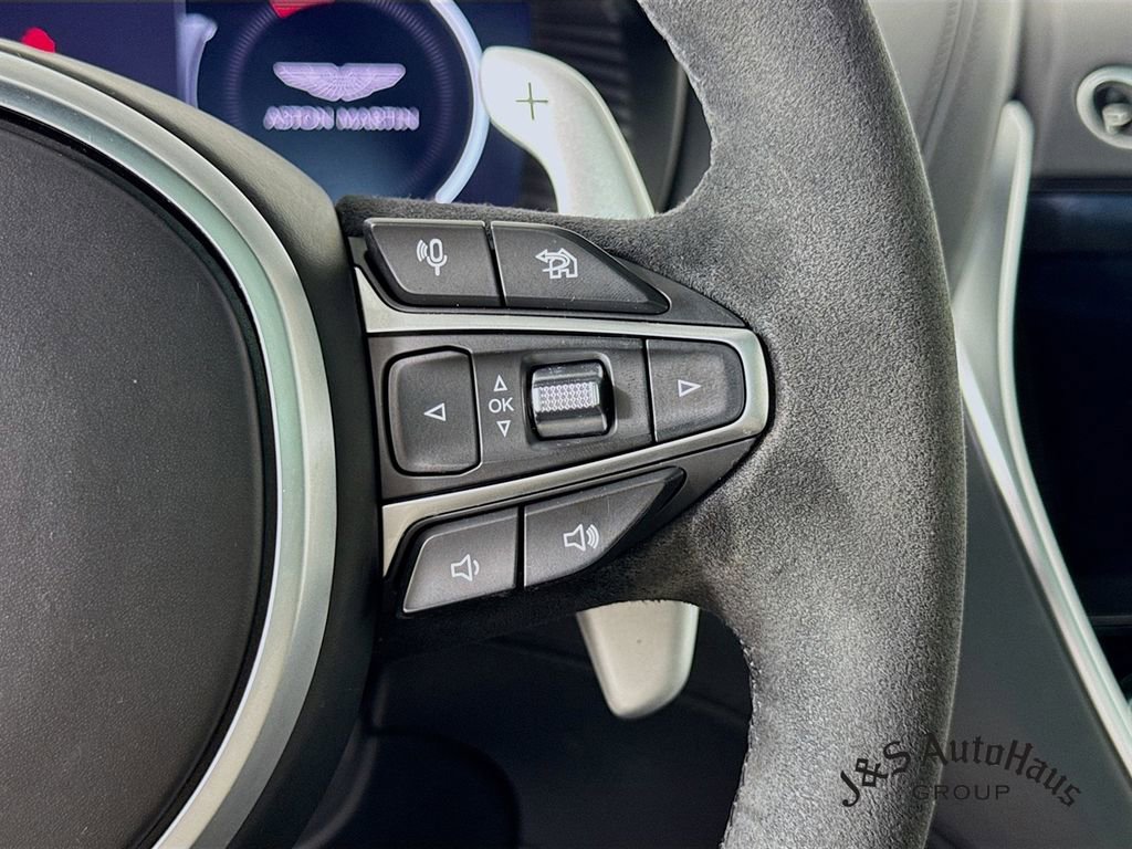 Used 2022 Aston Martin DBX image 14