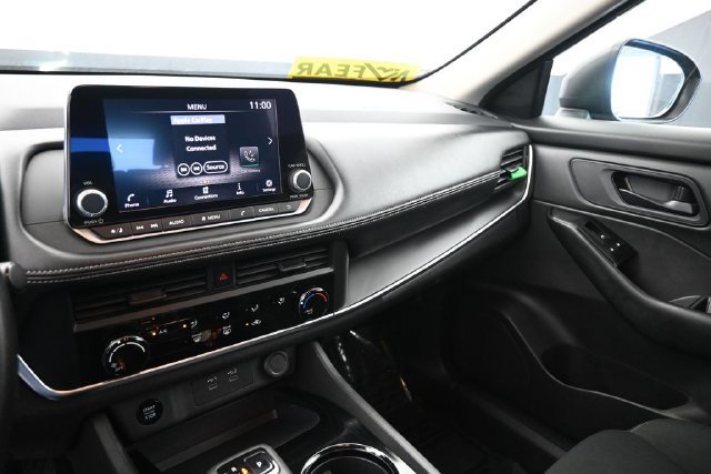 Used 2024 Nissan Rogue S AWD/4WD image 19