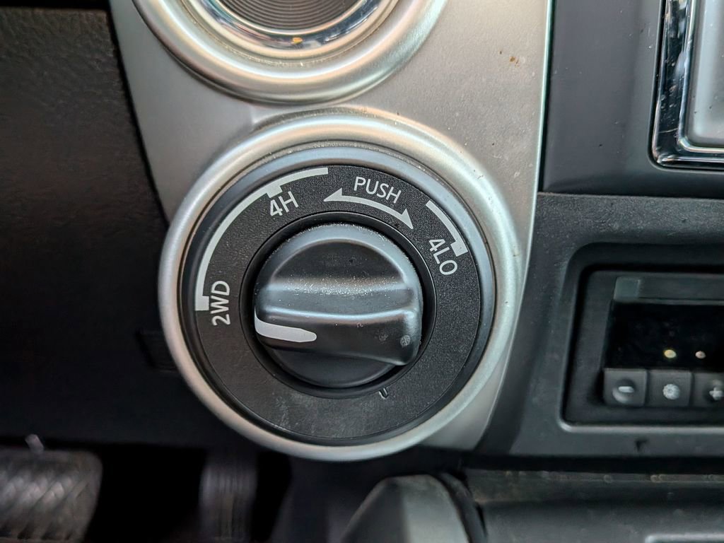 Used 2019 Nissan Titan PRO-4X w/ Pro-4x Convenience Package image 18