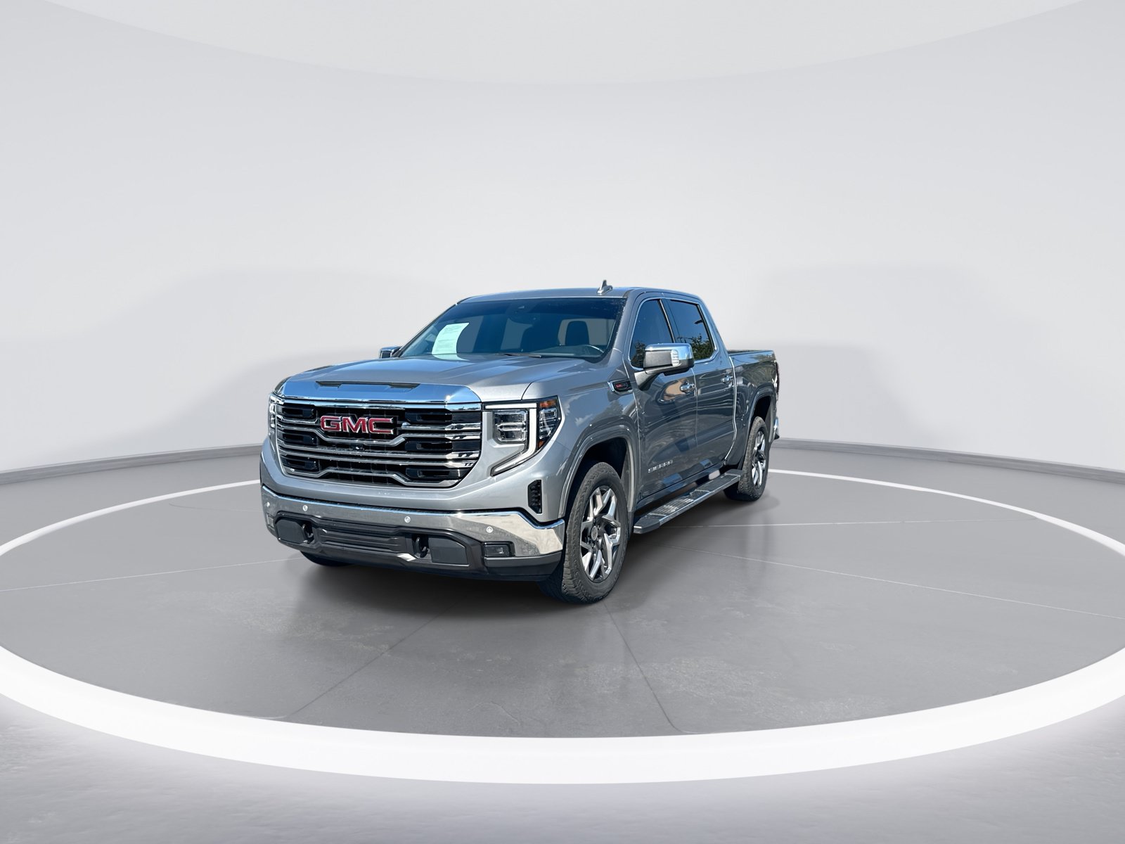 Used 2023 GMC Sierra 1500 SLT w/ SLT Premium Plus Package AWD/4WD image 5