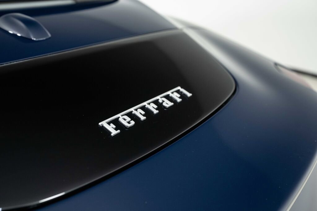 Used 2024 Ferrari Roma Spider image 9