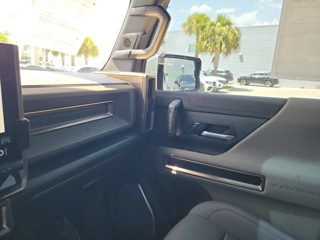 Used 2025 GMC Hummer EV 3X AWD/4WD image 30