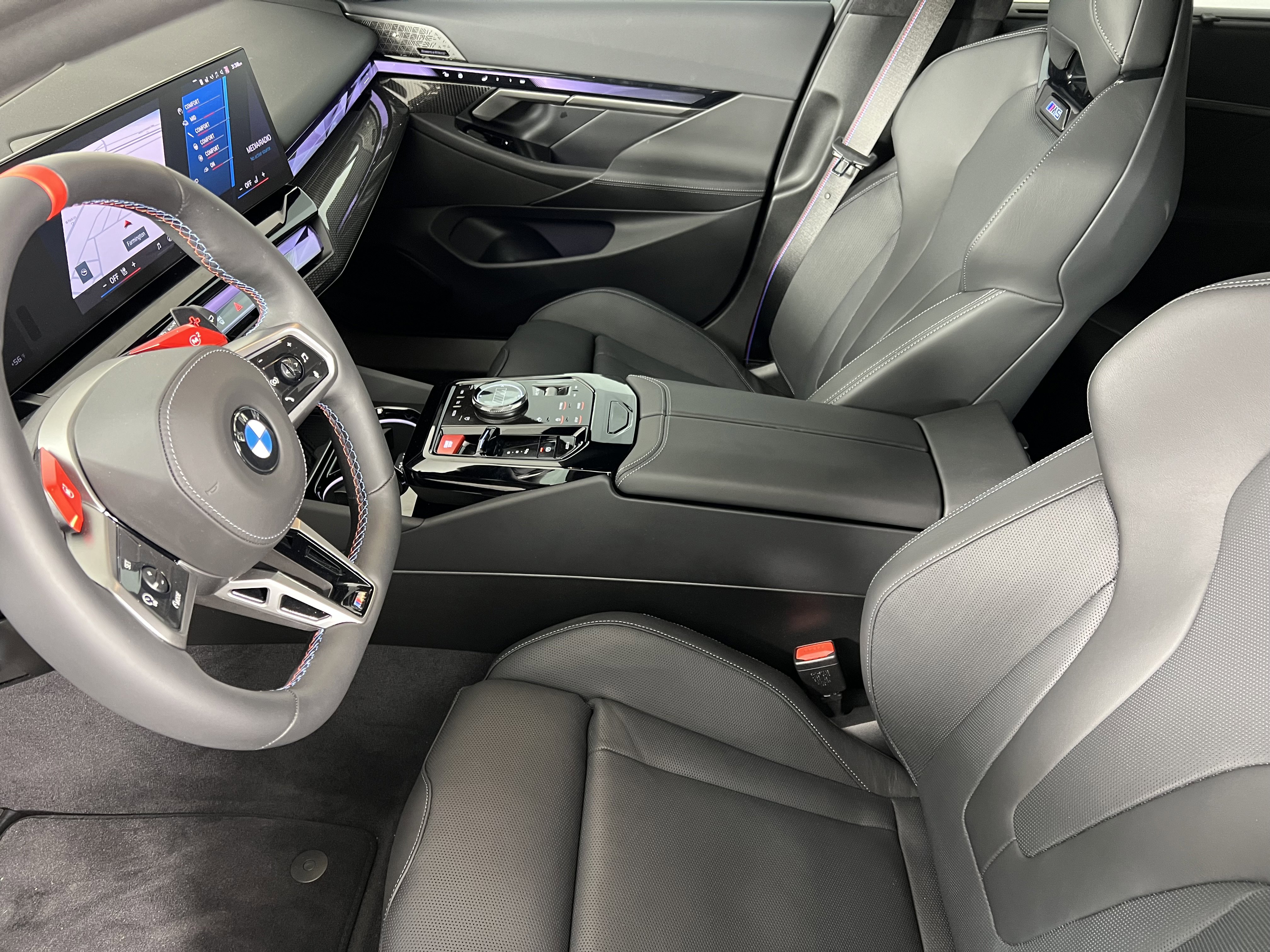 Used 2026 BMW M5 Touring image 4