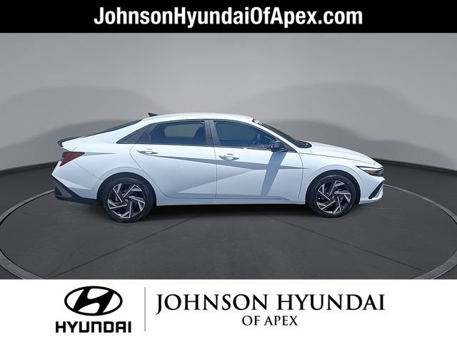 Certified 2025 Hyundai Elantra SEL FWD image 10