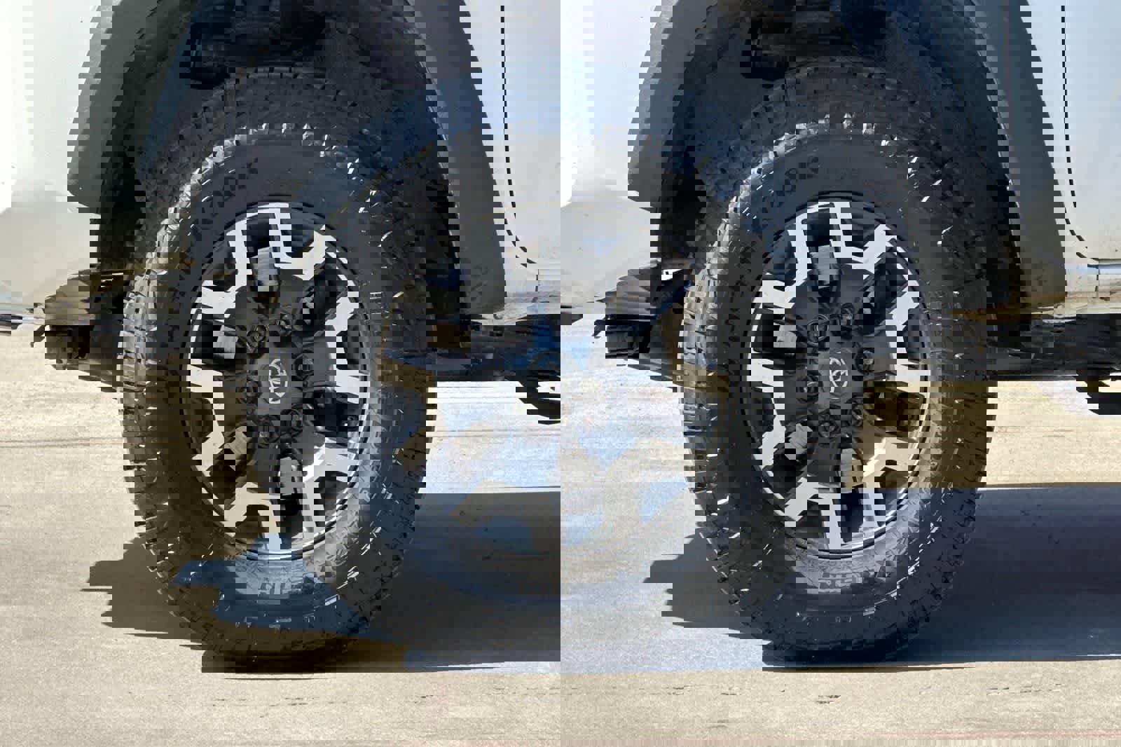 Used 2016 Toyota Tacoma TRD Off-Road w/ Premium & Technology Package image 27