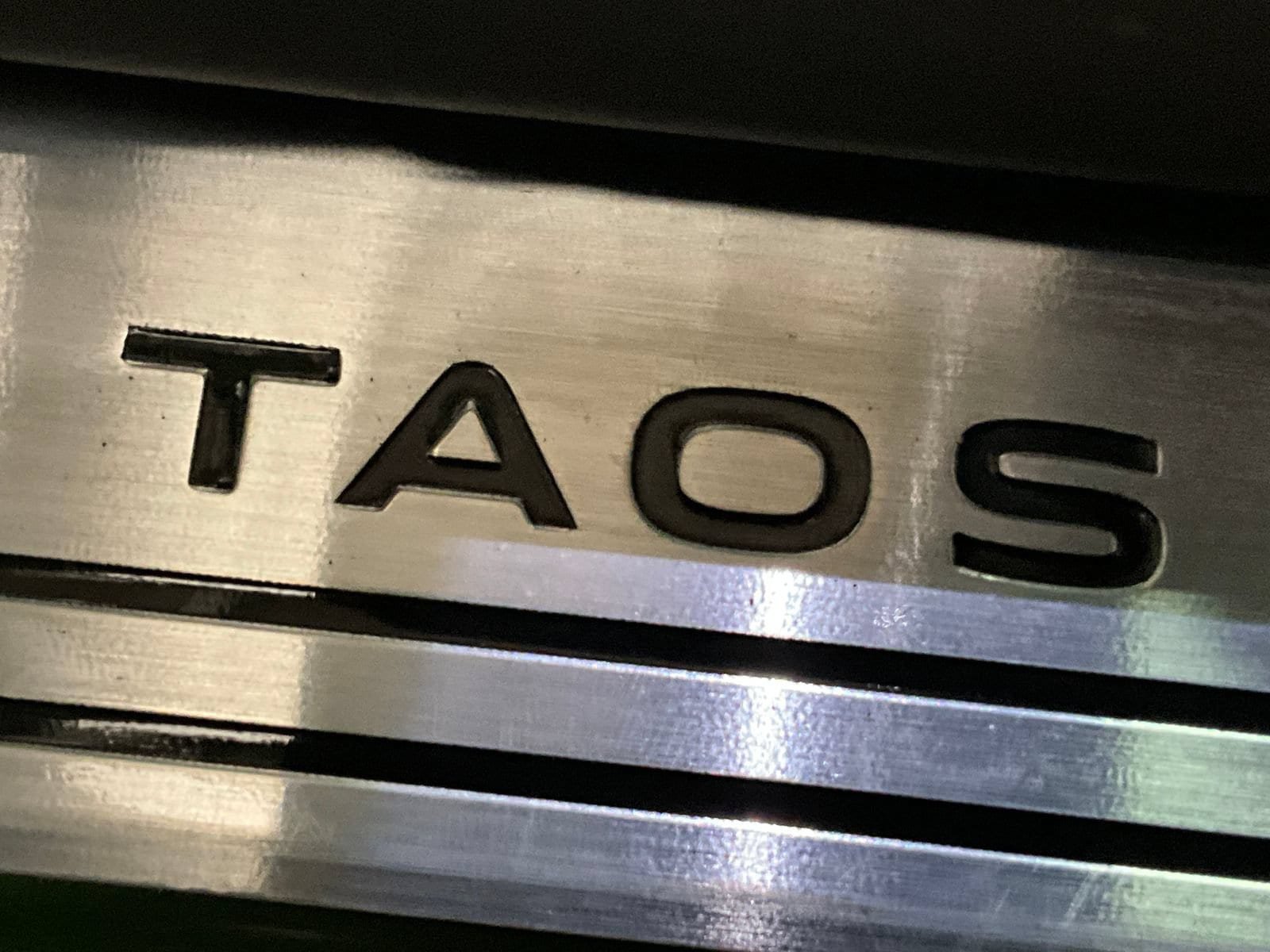 Used 2025 Volkswagen Taos SE FWD image 30