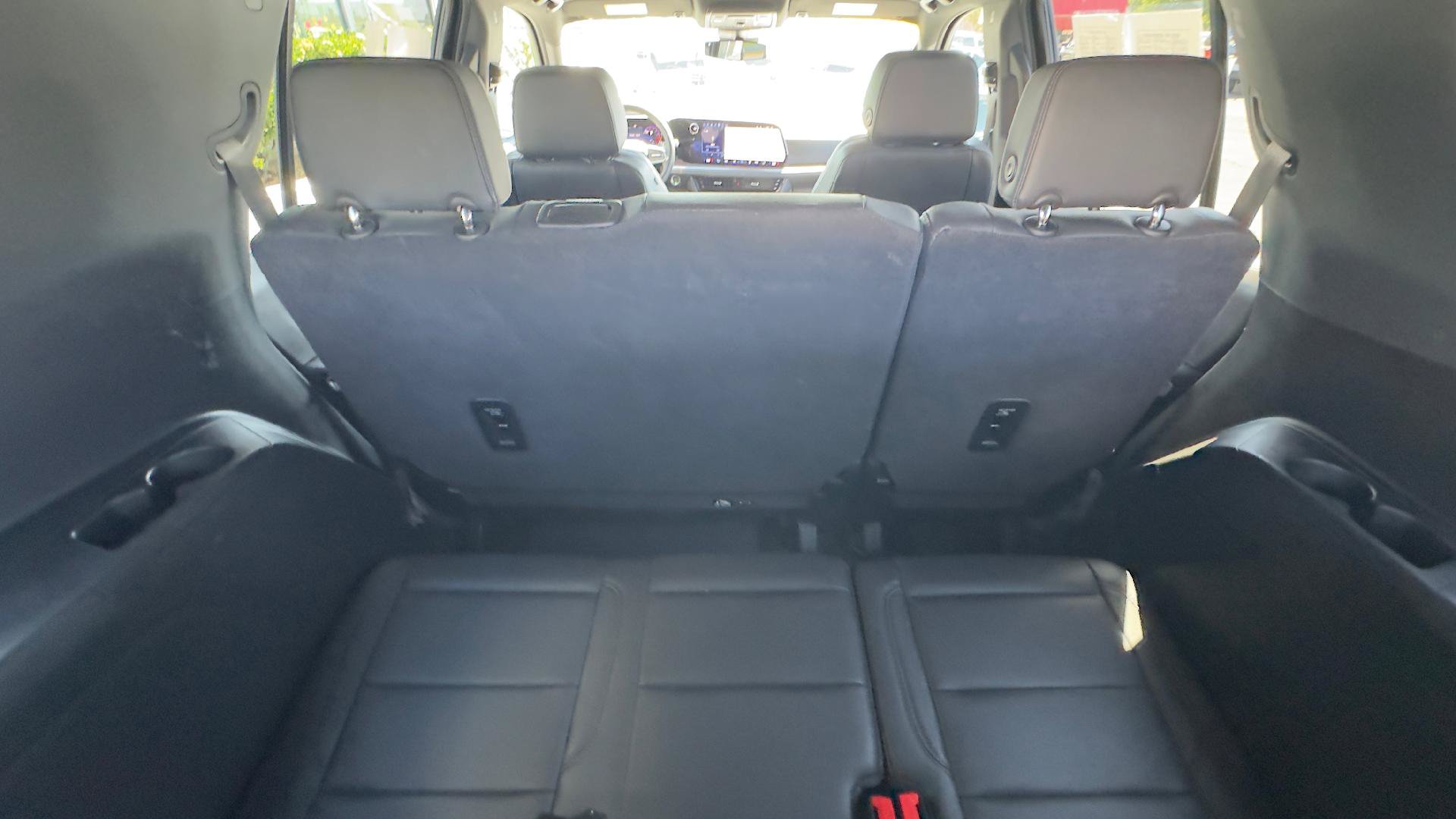 Used 2025 Chevrolet Tahoe LT AWD/4WD image 10