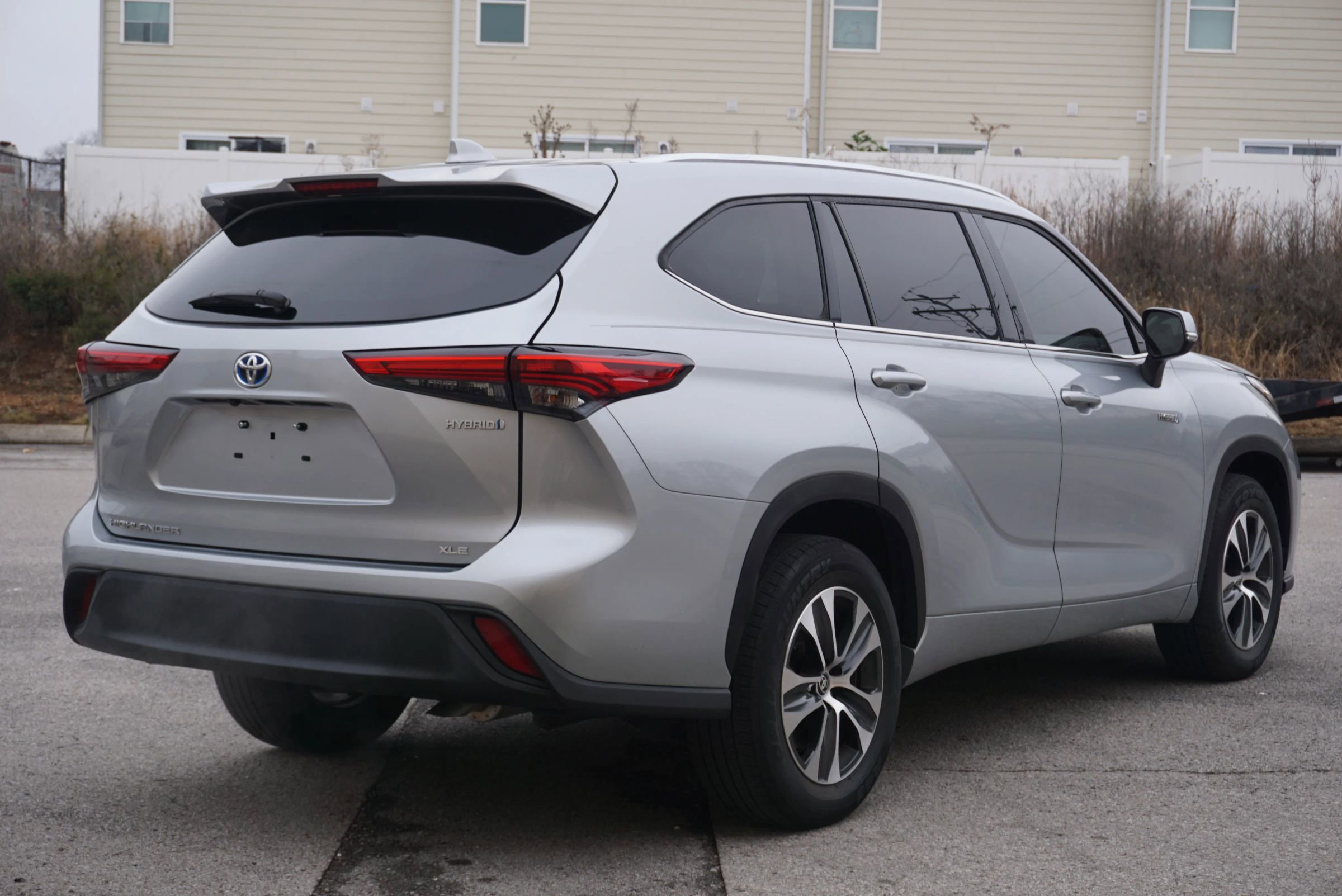 Used 2021 Toyota Highlander XLE image 7