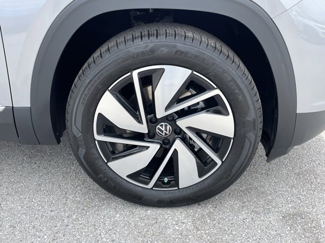 New 2025 Volkswagen Atlas SEL image 31
