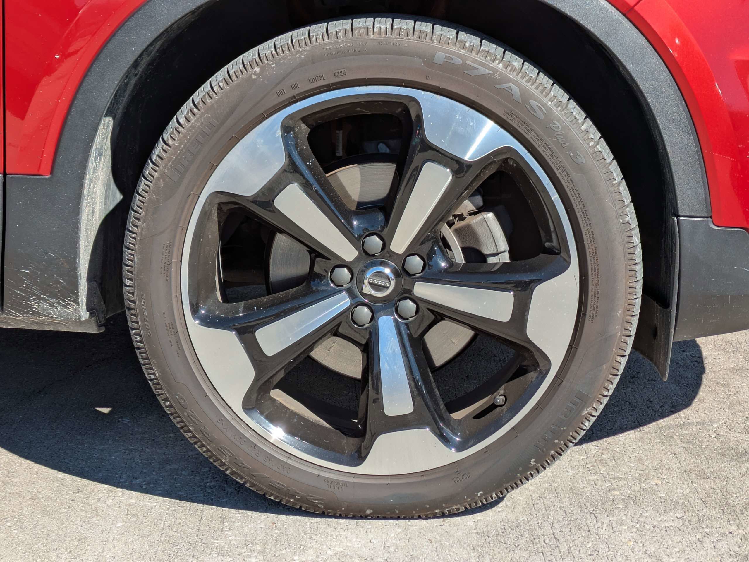 Used 2021 Volvo XC40 T4 Momentum image 11