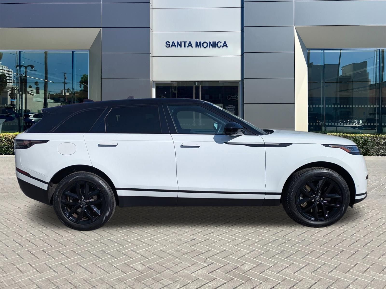 Used 2026 Land Rover Range Rover Velar S AWD/4WD image 4