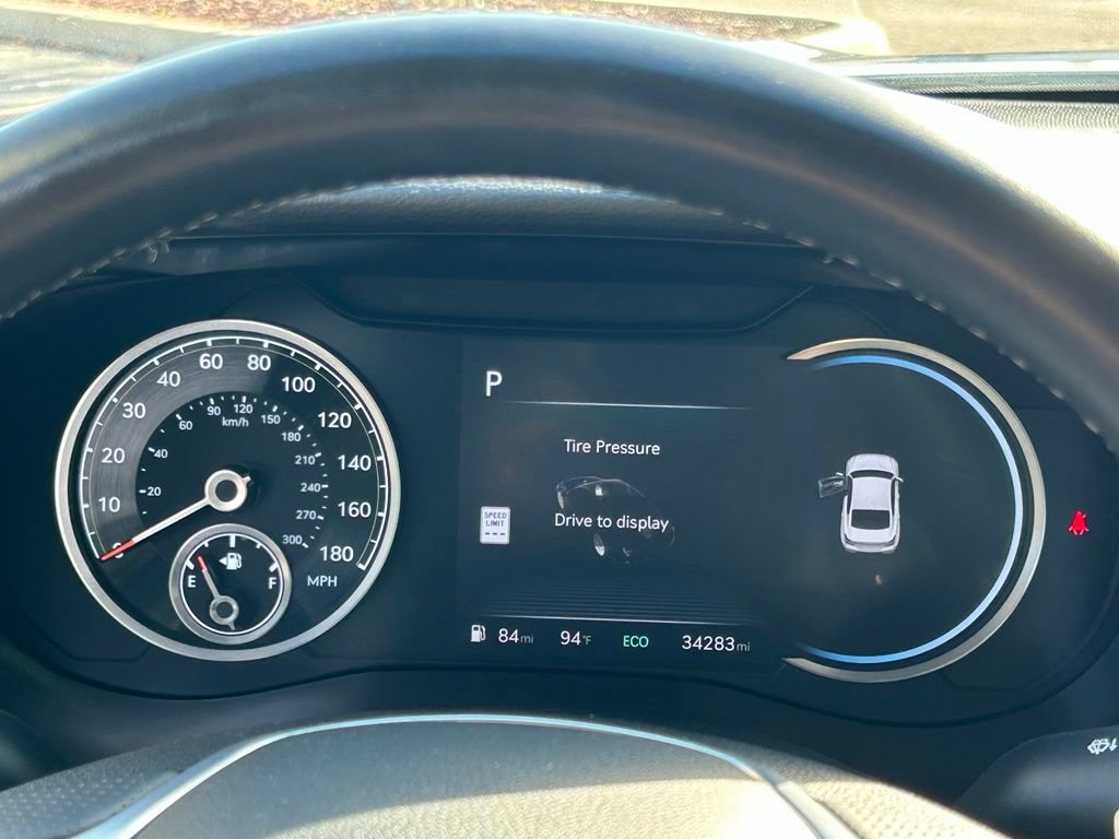 Used 2025 Genesis G70 2.5T AWD/4WD image 27