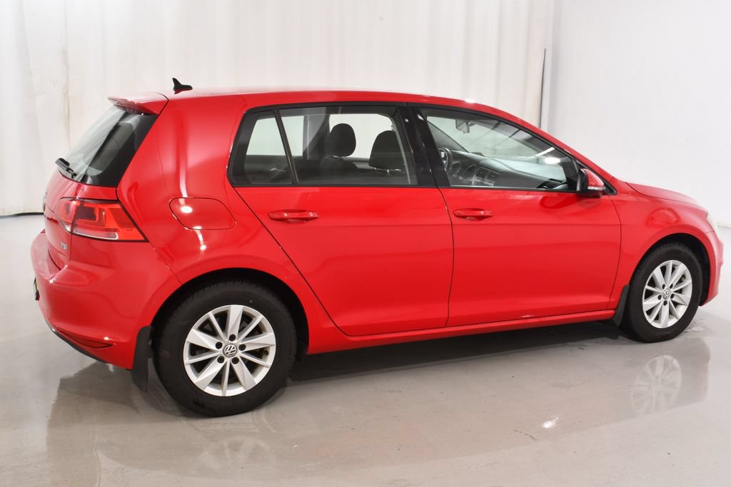 Used 2017 Volkswagen Golf S FWD image 11