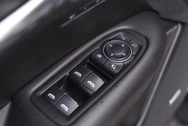 Used 2017 Cadillac XT5 Premium Luxury FWD image 8