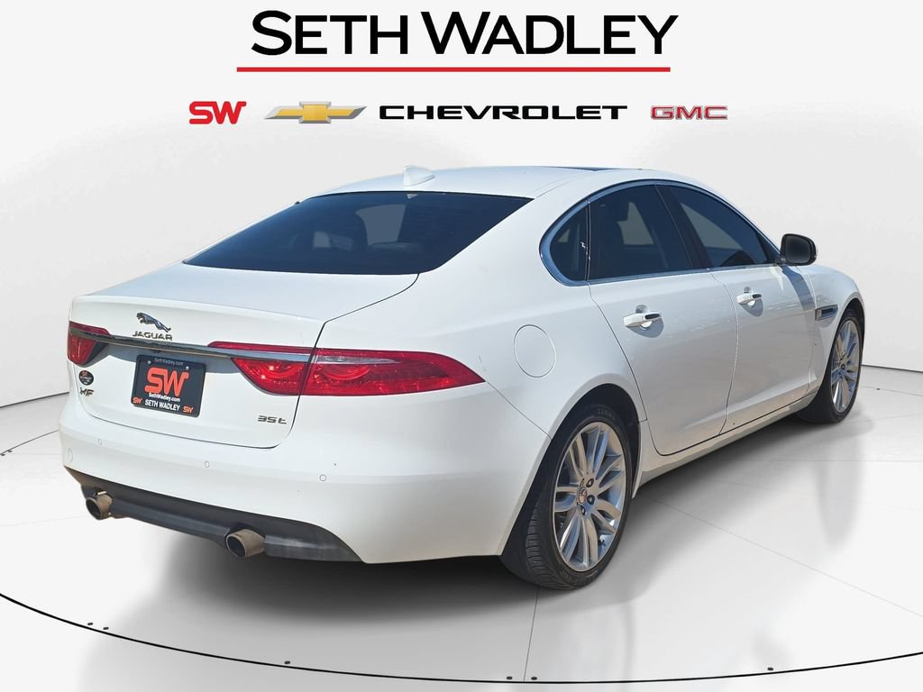 Used 2017 Jaguar XF Prestige RWD image 7