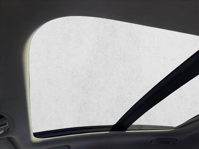 Used 2017 Kia Cadenza Technology image 16