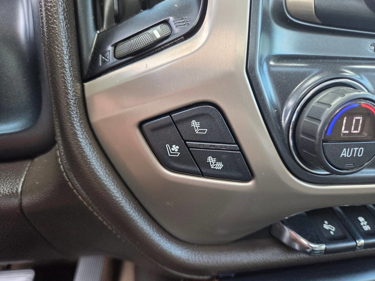 Used 2017 GMC Sierra 2500 Denali w/ Suspension Package, Off-Road image 17