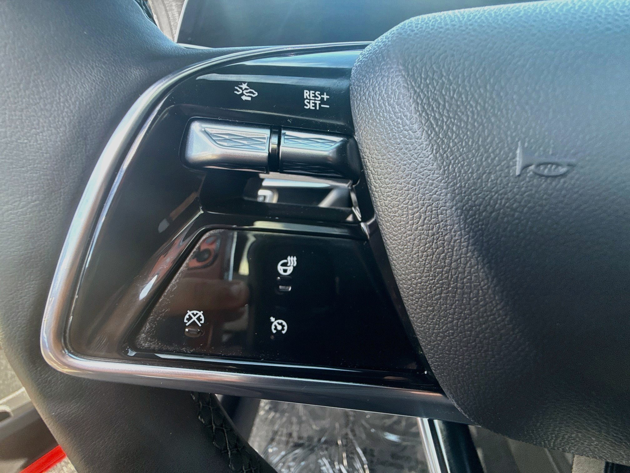 Used 2024 Cadillac Lyriq Sport RWD image 36