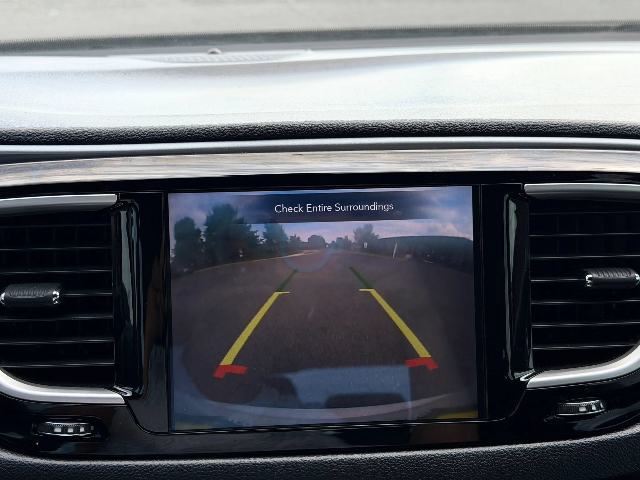 Used 2020 Chrysler Pacifica Touring-L w/ S Appearance Package FWD image 21