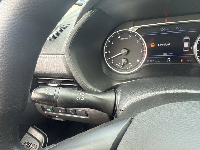 Used 2024 Nissan Sentra SV FWD image 31