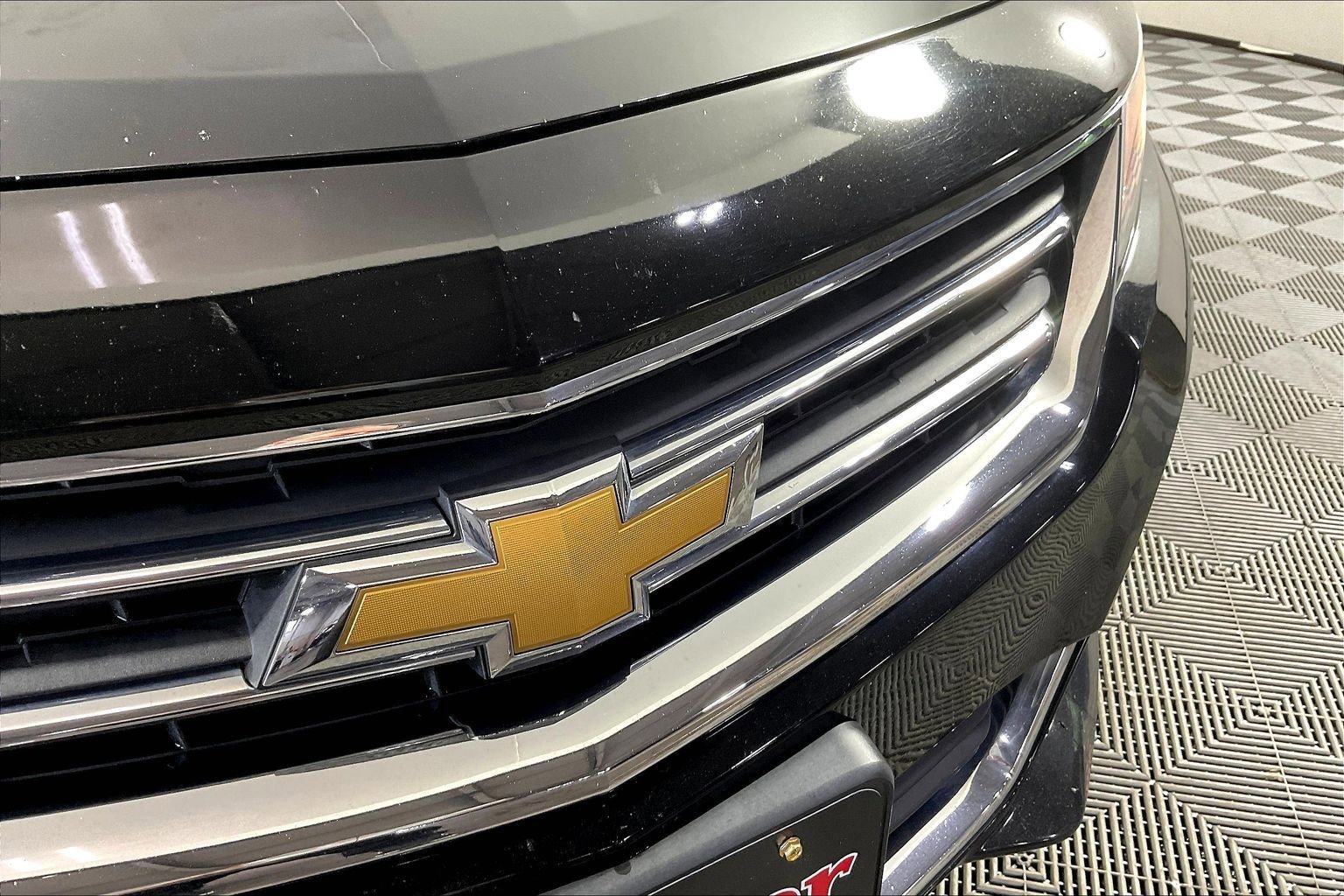 Used 2019 Chevrolet Impala LT FWD image 32